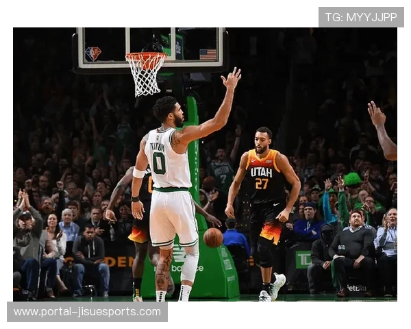 凯尔特人客场121-110击败勇士，波尔津吉斯面对旧主完成首秀