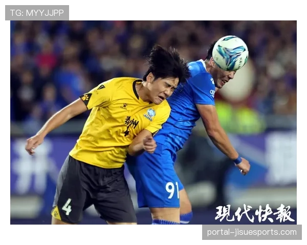 特写:伤残球迷通过脑波控制接口,在特别观赛室体验“视线追随”视角观赛 特写:伤残球迷通过脑波控制接口,在特别观赛室体验“视线追随”视角观赛